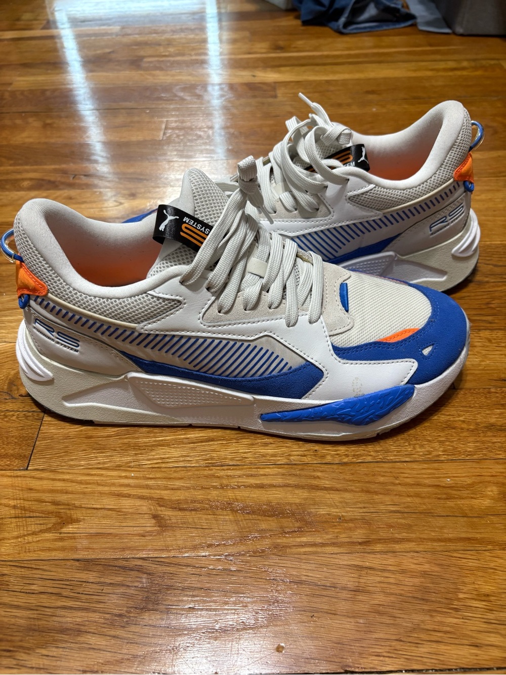 Puma Men's White, Blue and Orange Casual Sneakers